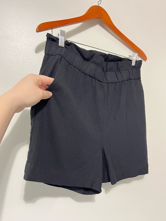 Vero Moda Pants - Vero Moda Black Linen Blend High-Waist Paperbag Shorts Medium Boho Spring Casual